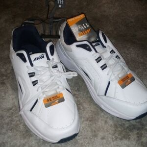 Avia Men's White and Blue Athletic Shoes Size 11 1/2 4E Wide